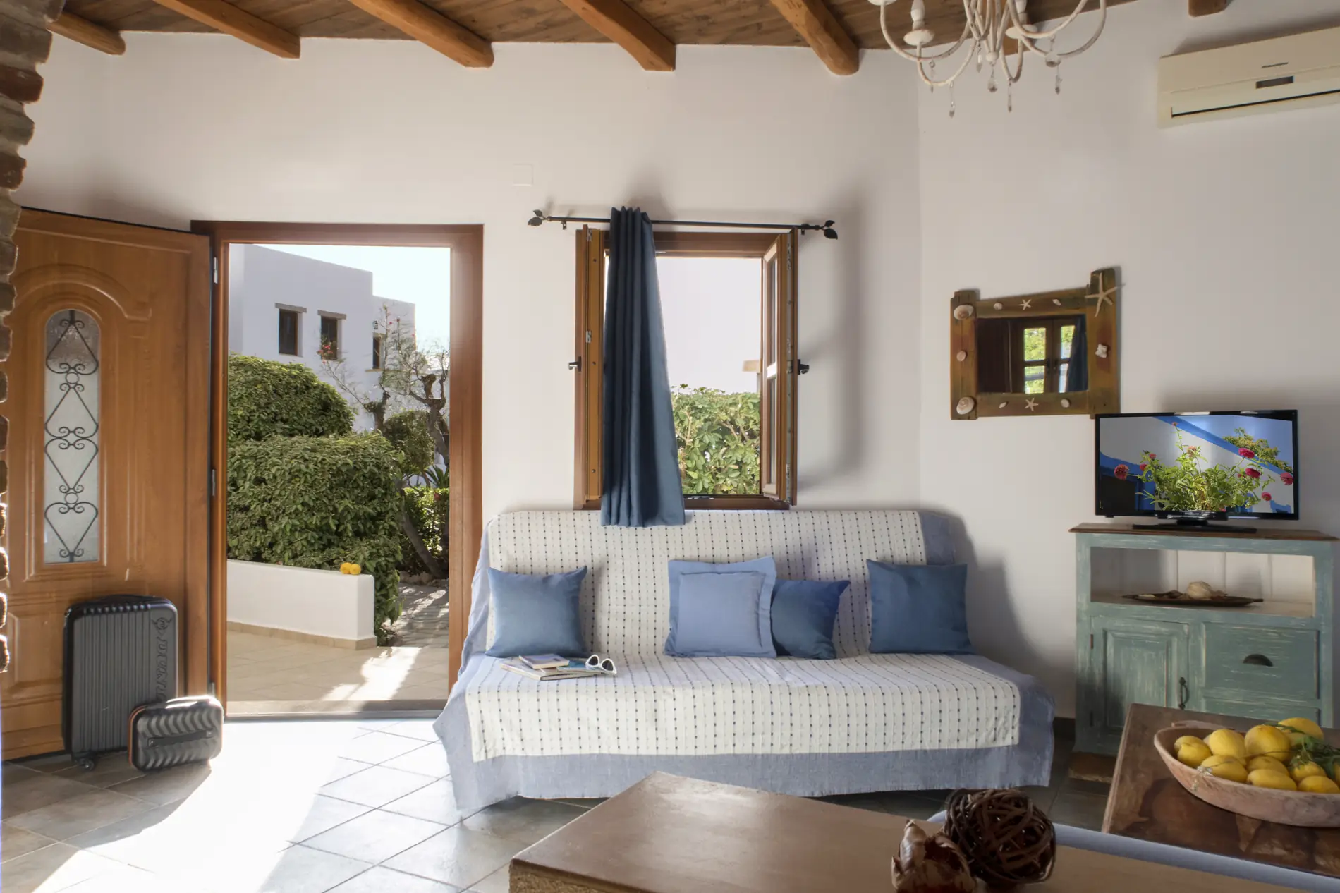 Apartment Ten - view 3